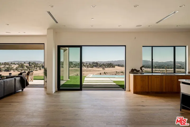 22328 S Summit Ridge Circle, Chatsworth, California 91311