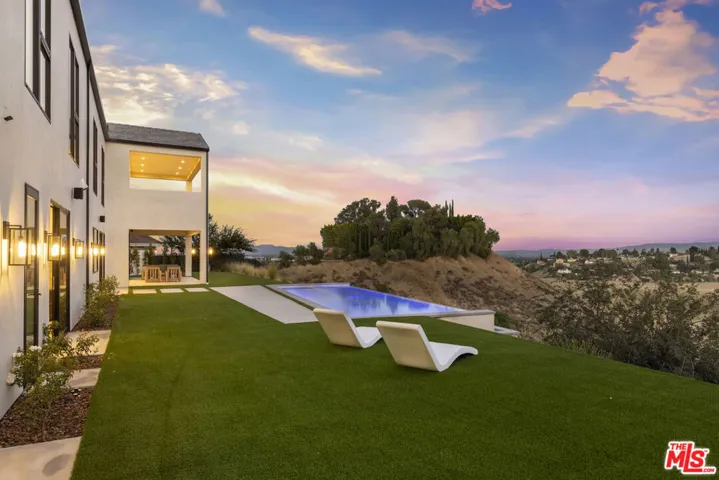 22328 S Summit Ridge Circle, Chatsworth, California 91311