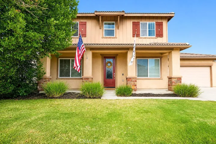 Welcome Home! 
13064 Creekside Way Moreno Valley, CA 92555