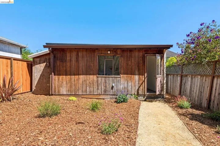 4130 Gilbert St, Oakland, California 94611