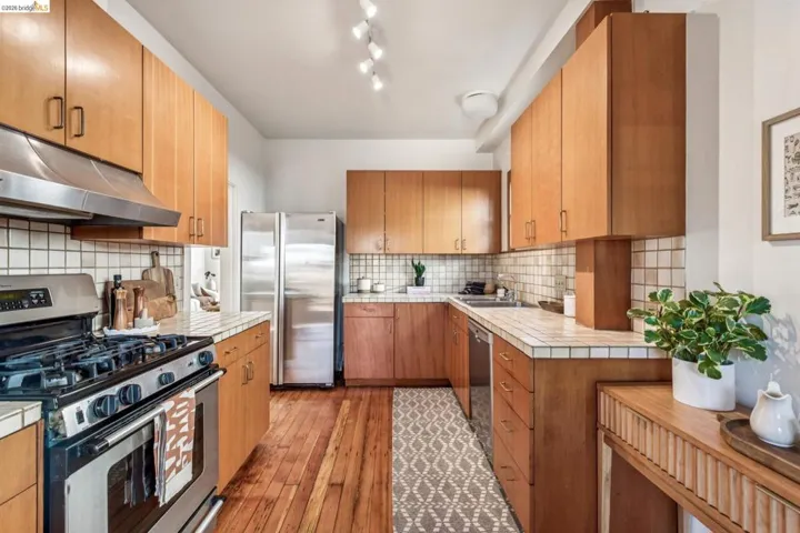 4130 Gilbert St, Oakland, California 94611