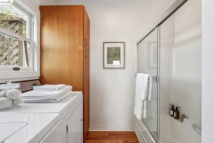 4130 Gilbert St, Oakland, California 94611