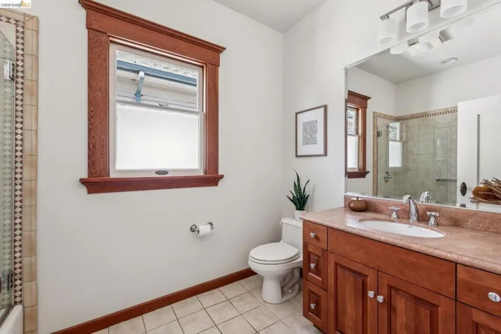 4130 Gilbert St, Oakland, California 94611