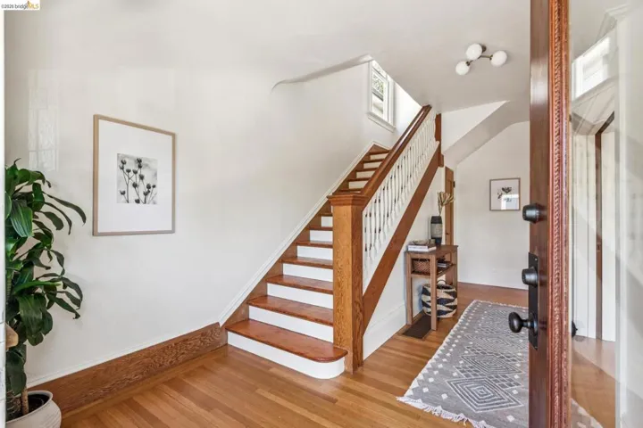 4130 Gilbert St, Oakland, California 94611