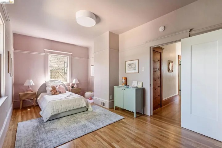 4130 Gilbert St, Oakland, California 94611