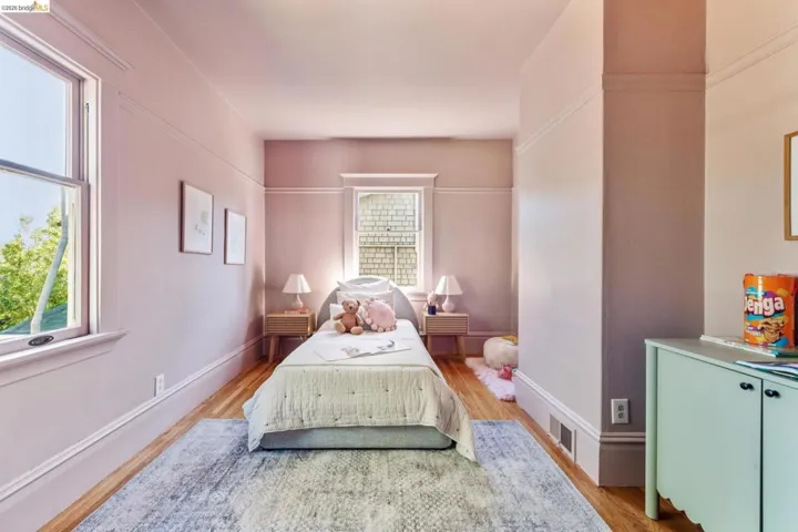 4130 Gilbert St, Oakland, California 94611