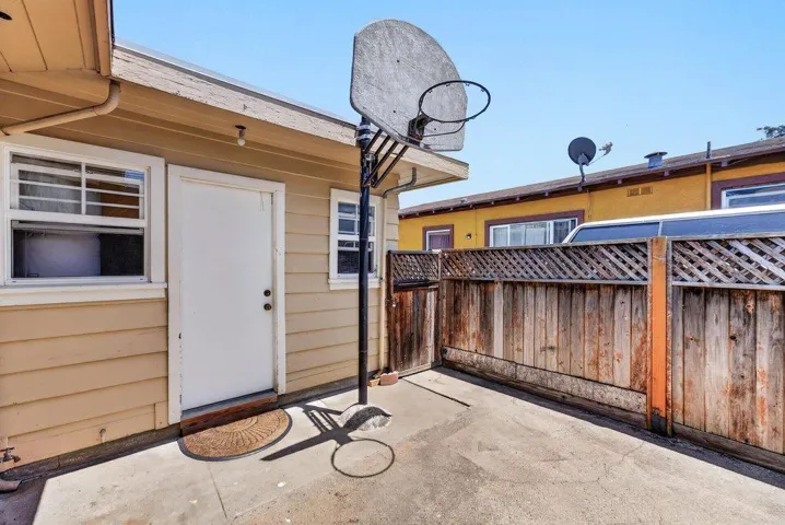 55 Hill Avenue, Watsonville, California 95076