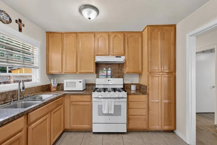 55 Hill Avenue, Watsonville, California 95076