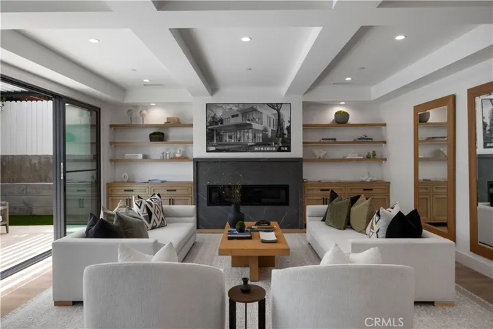 1212 Magnolia Avenue, Manhattan Beach, California 90266