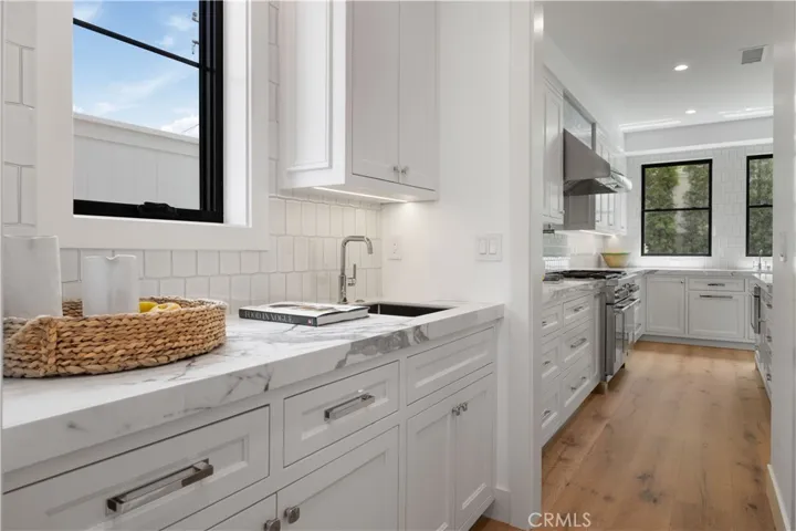 1212 Magnolia Avenue, Manhattan Beach, California 90266