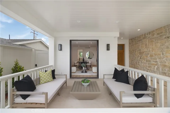 1212 Magnolia Avenue, Manhattan Beach, California 90266