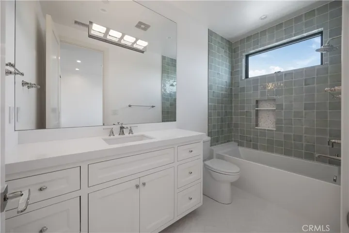 1212 Magnolia Avenue, Manhattan Beach, California 90266