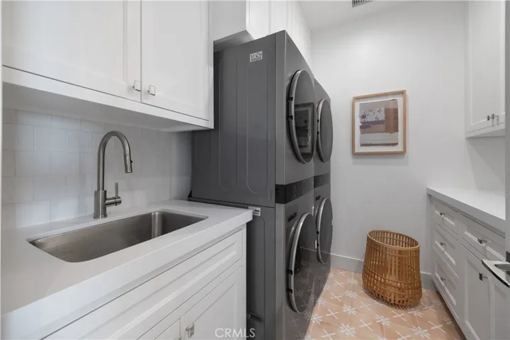1212 Magnolia Avenue, Manhattan Beach, California 90266