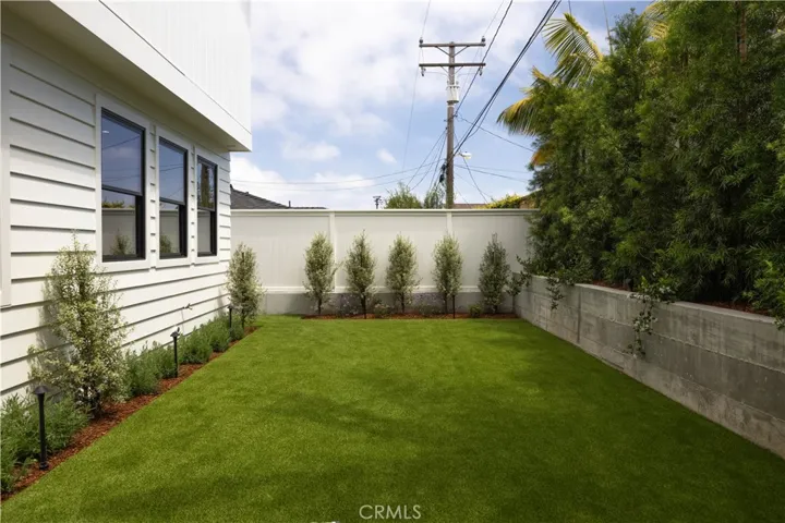 1212 Magnolia Avenue, Manhattan Beach, California 90266