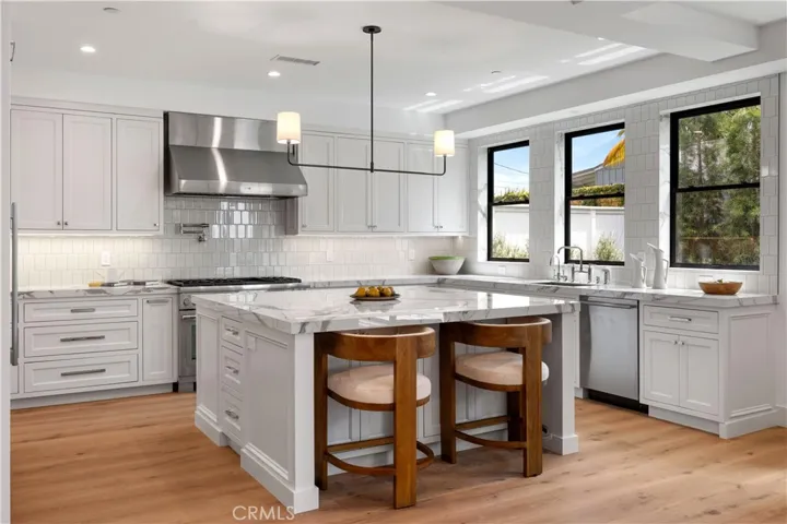 1212 Magnolia Avenue, Manhattan Beach, California 90266