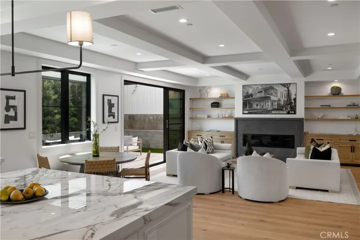 1212 Magnolia Avenue, Manhattan Beach, California 90266