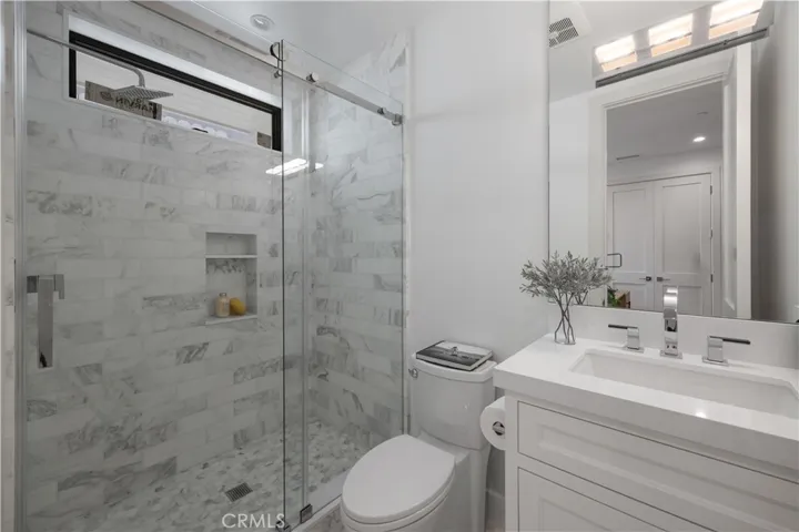 1212 Magnolia Avenue, Manhattan Beach, California 90266