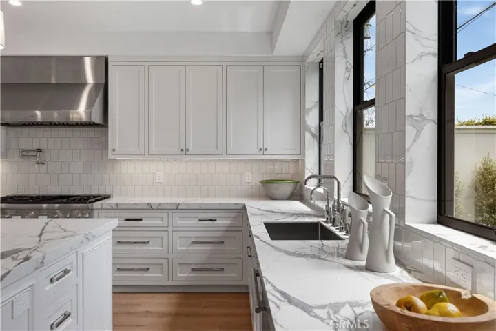 1212 Magnolia Avenue, Manhattan Beach, California 90266