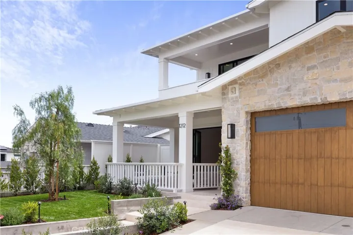 1212 Magnolia Avenue, Manhattan Beach, California 90266
