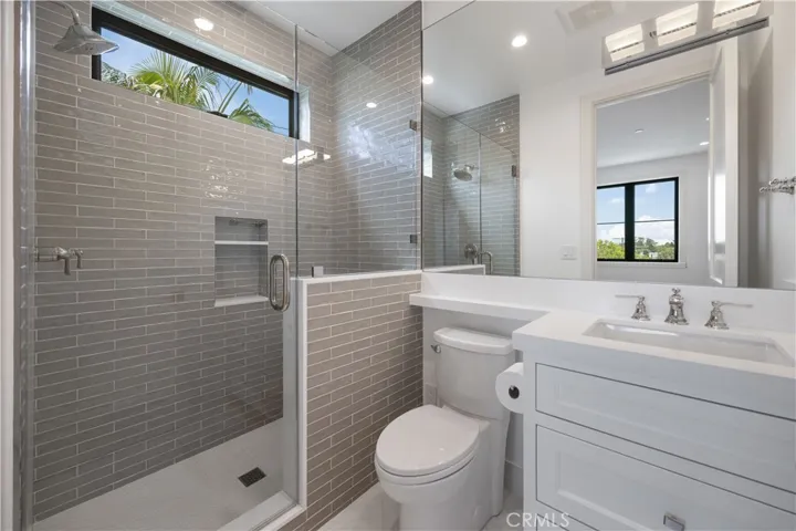 1212 Magnolia Avenue, Manhattan Beach, California 90266