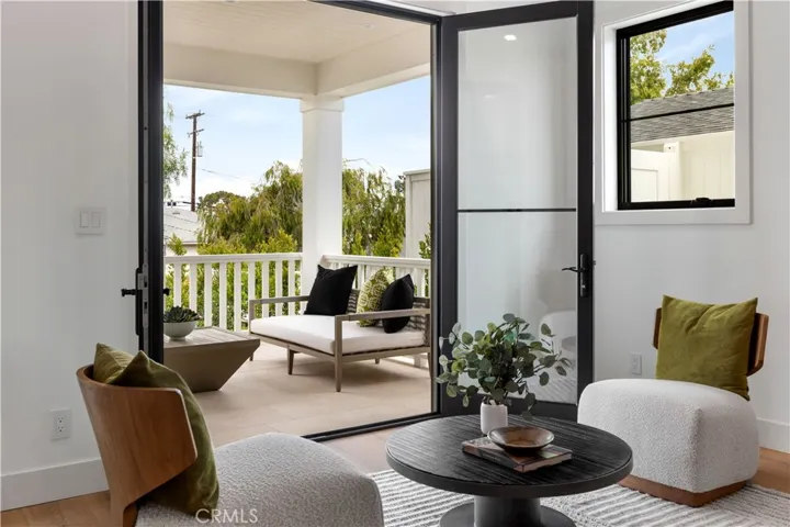 1212 Magnolia Avenue, Manhattan Beach, California 90266