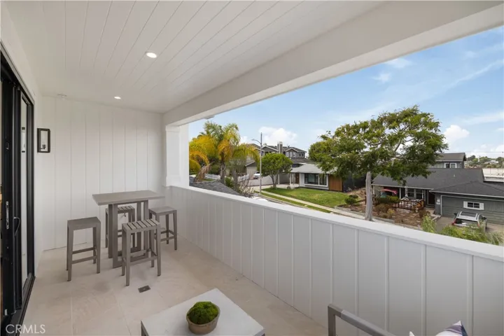 1212 Magnolia Avenue, Manhattan Beach, California 90266