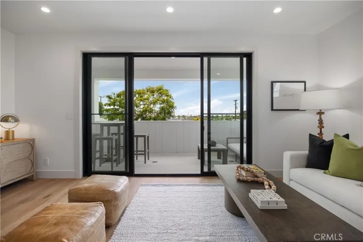 1212 Magnolia Avenue, Manhattan Beach, California 90266