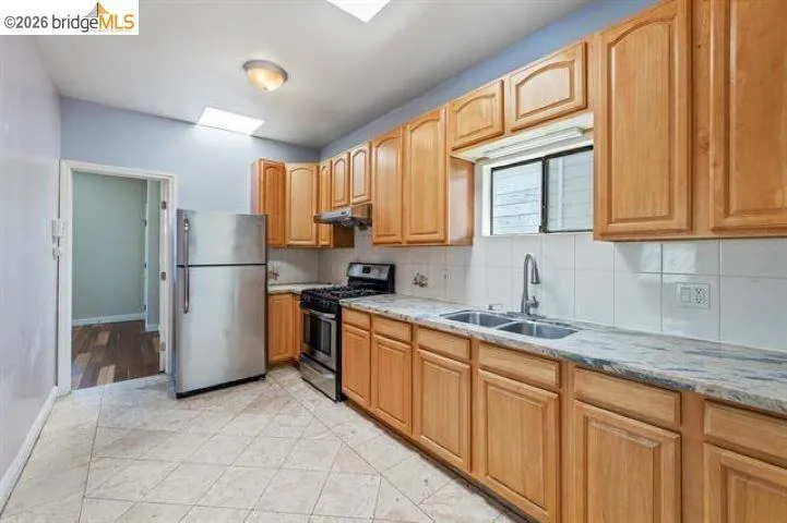 1626 46th Ave, Oakland, California 94601 — photo 4