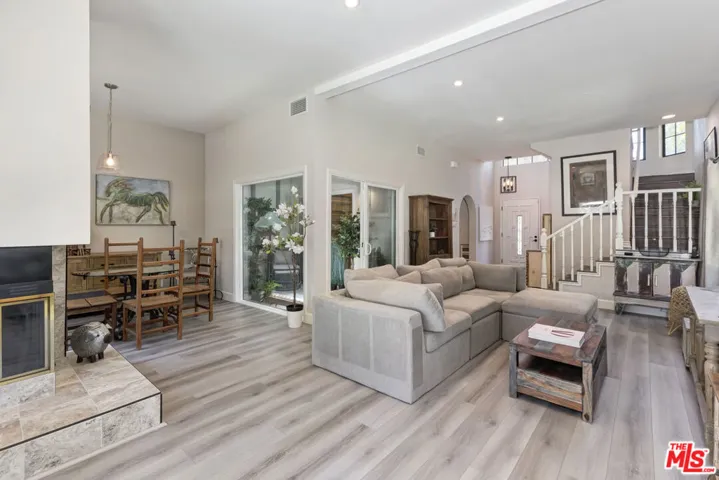 29700 Windsong Lane, Agoura Hills, California 91301