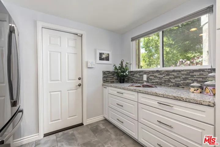 29700 Windsong Lane, Agoura Hills, California 91301