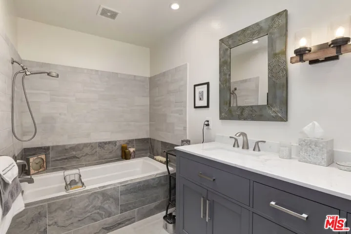 29700 Windsong Lane, Agoura Hills, California 91301