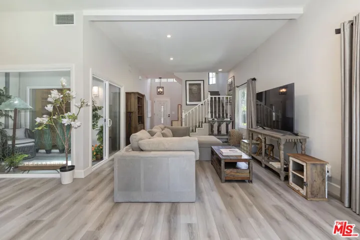 29700 Windsong Lane, Agoura Hills, California 91301