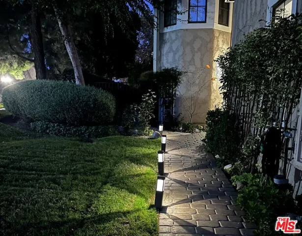 29700 Windsong Lane, Agoura Hills, California 91301