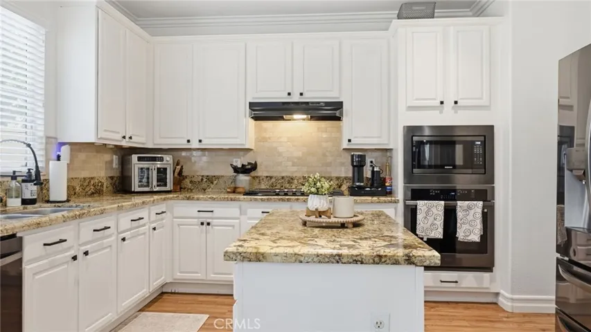 6067 Cone Peak, Fontana, California 92336