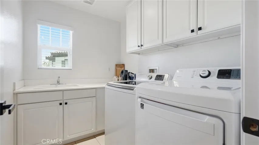 6067 Cone Peak, Fontana, California 92336
