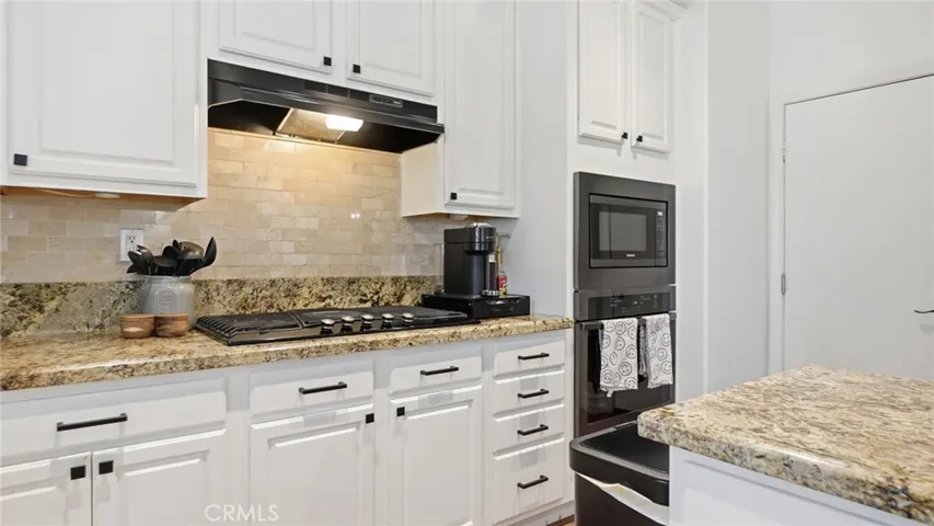 6067 Cone Peak, Fontana, California 92336
