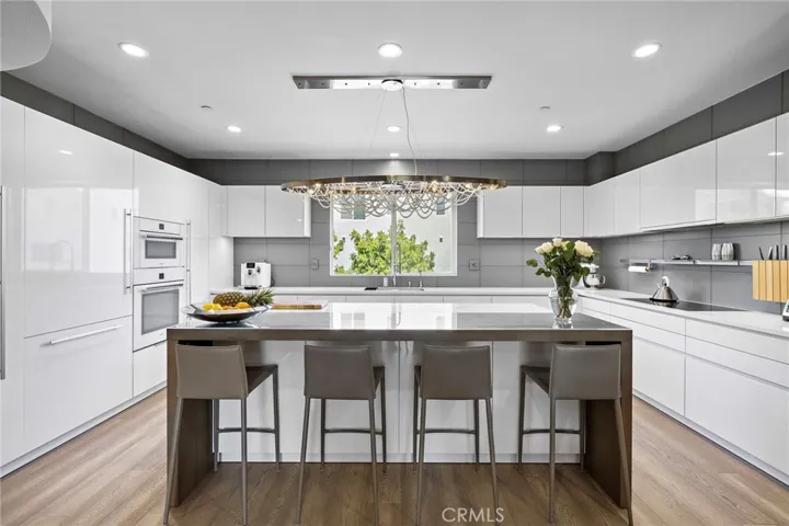 Showstopper Kitchen!