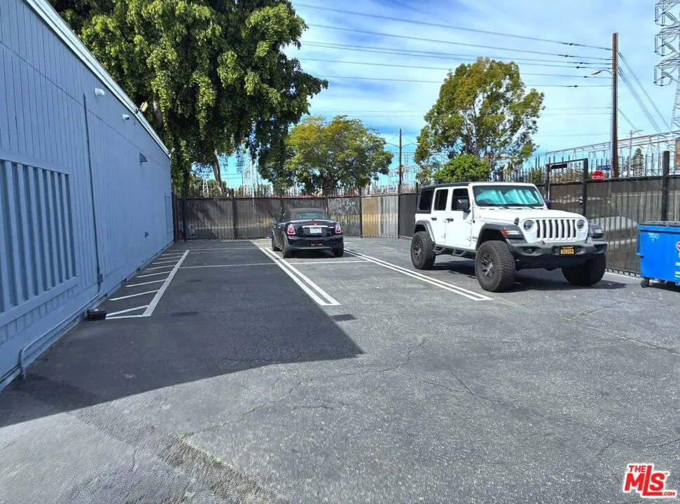 GATED PARKING FOR UP TO 7 CARS