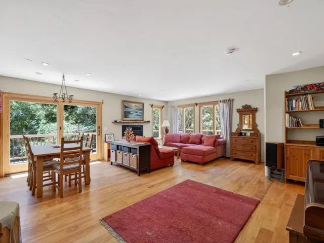925 Old Farm Lane, Aptos, California 95003