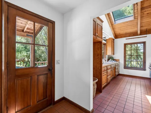 925 Old Farm Lane, Aptos, California 95003