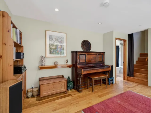 925 Old Farm Lane, Aptos, California 95003