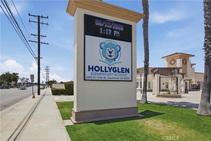 Hollyglen Elementary School