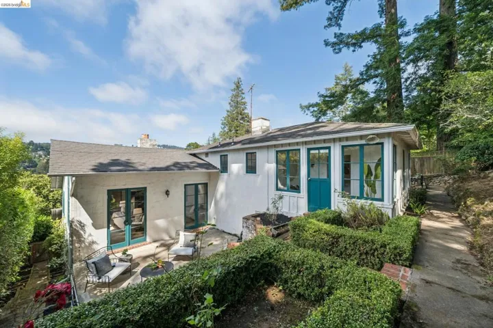 5933 Johnston Dr., Oakland, California 94611