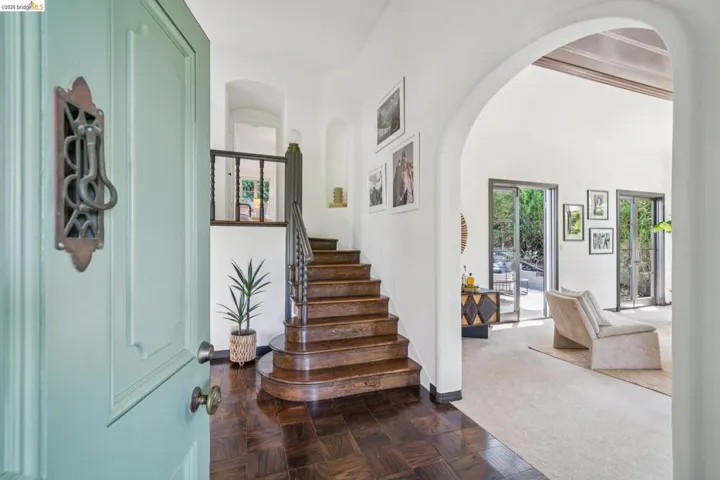 5933 Johnston Dr., Oakland, California 94611