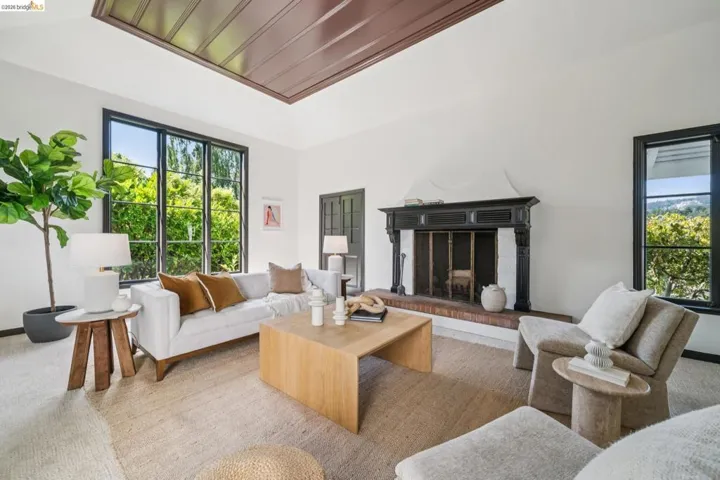 5933 Johnston Dr., Oakland, California 94611
