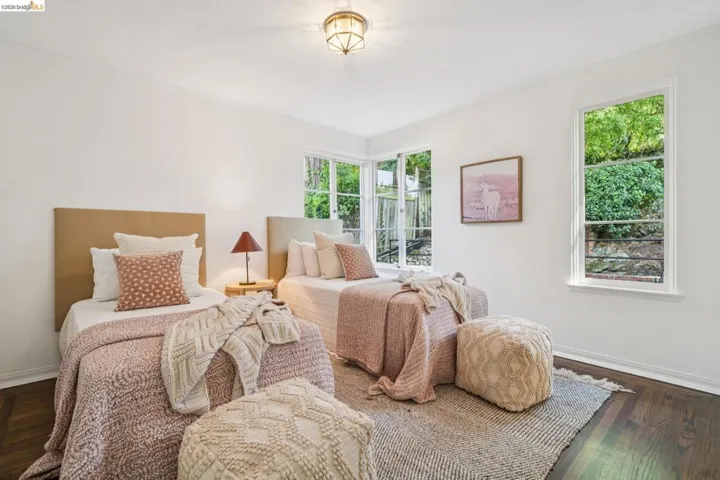 5933 Johnston Dr., Oakland, California 94611