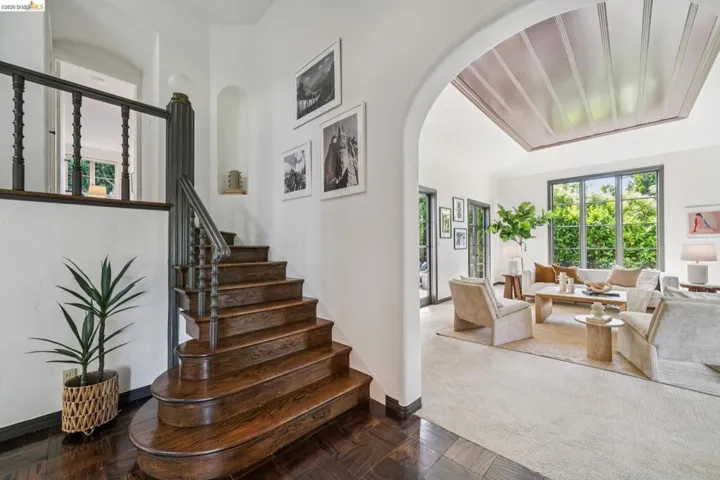 5933 Johnston Dr., Oakland, California 94611