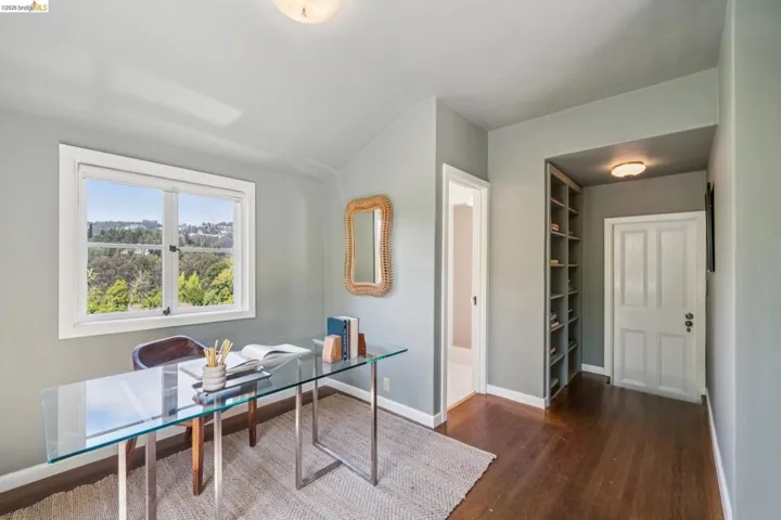 5933 Johnston Dr., Oakland, California 94611