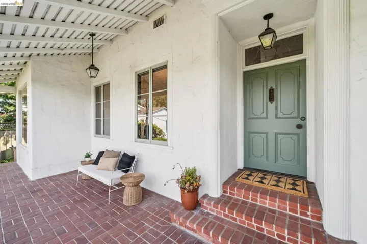 5933 Johnston Dr., Oakland, California 94611