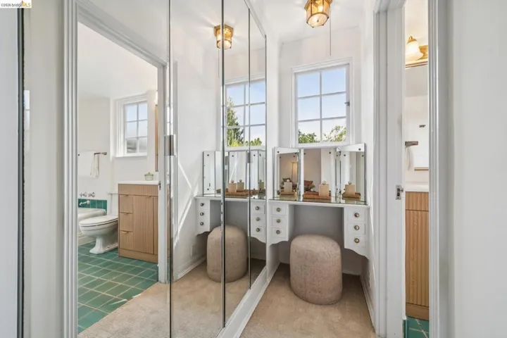 5933 Johnston Dr., Oakland, California 94611